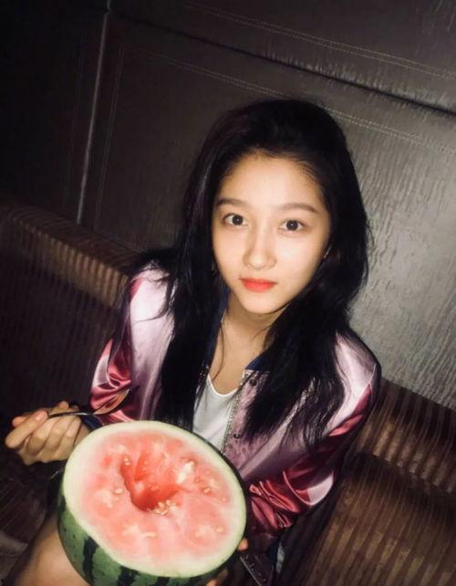 鹿晗深夜每日吃瓜视频,揭秘娱乐圈幕后故事