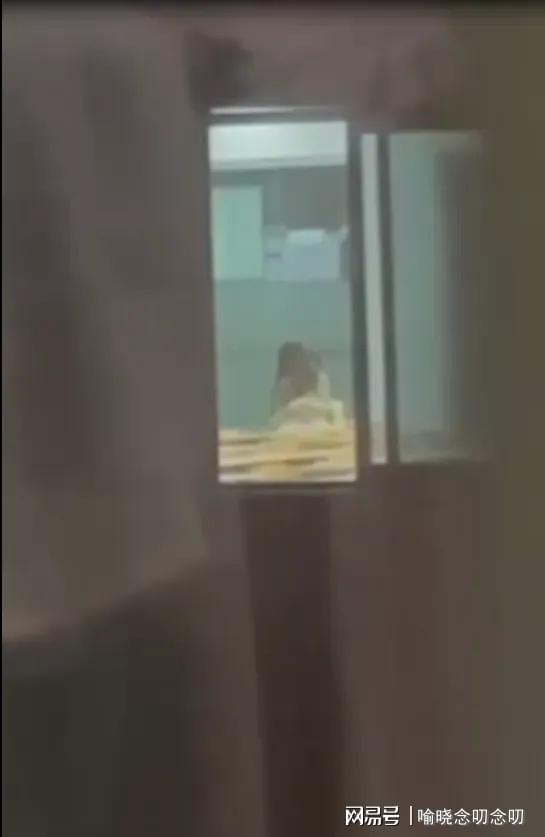 同学失恋吃瓜视频,同学吃瓜视频揭秘情感纠葛