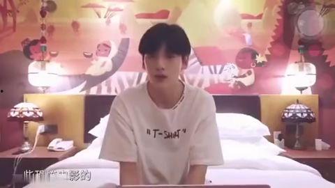 看吃瓜的学姐是谁啊视频,网络红人的背后故事