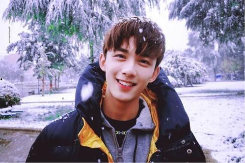 大型吃瓜现场吴磊视频,视频揭秘幕后花絮