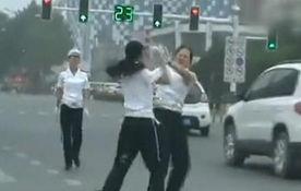 两名女子吃瓜死亡视频,女子吃瓜意外身亡，引发食品安全警钟长鸣