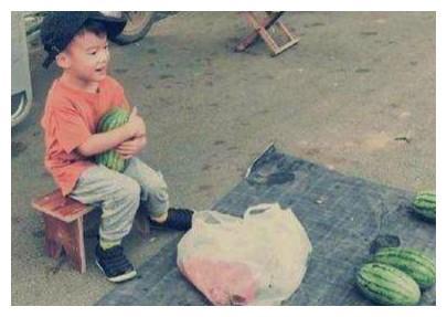 任县吃瓜事件小孩视频,小孩视频引发社会关注