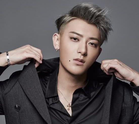 黄子韬大号吃瓜评论视频,揭秘娱乐圈幕后真相