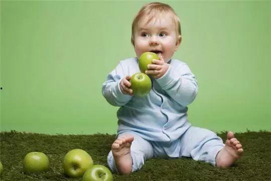 宝宝吃瓜跳舞视频,萌动全网引欢笑