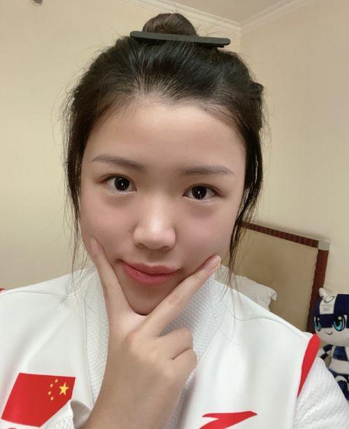 德云的吃瓜女孩视频,揭秘娱乐圈幕后故事