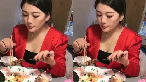 老婆吃网纹瓜视频,老婆甜蜜吃瓜瞬间，甜蜜满满！