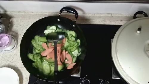 外卖吃瓜视频怎么做,趣味与争议并存的现象解析