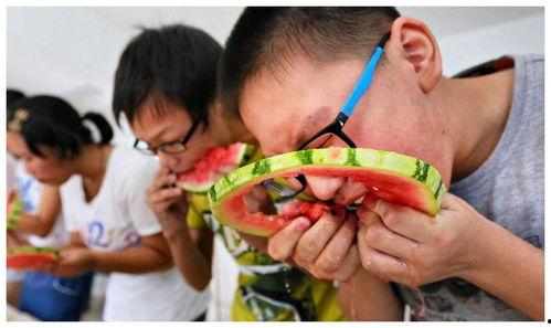 世界上最恐怖吃瓜图片视频,盘点史上最恐怖吃瓜瞬间