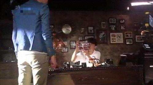 汕头酒吧吃瓜事件视频,一场引发热议的冲突瞬间